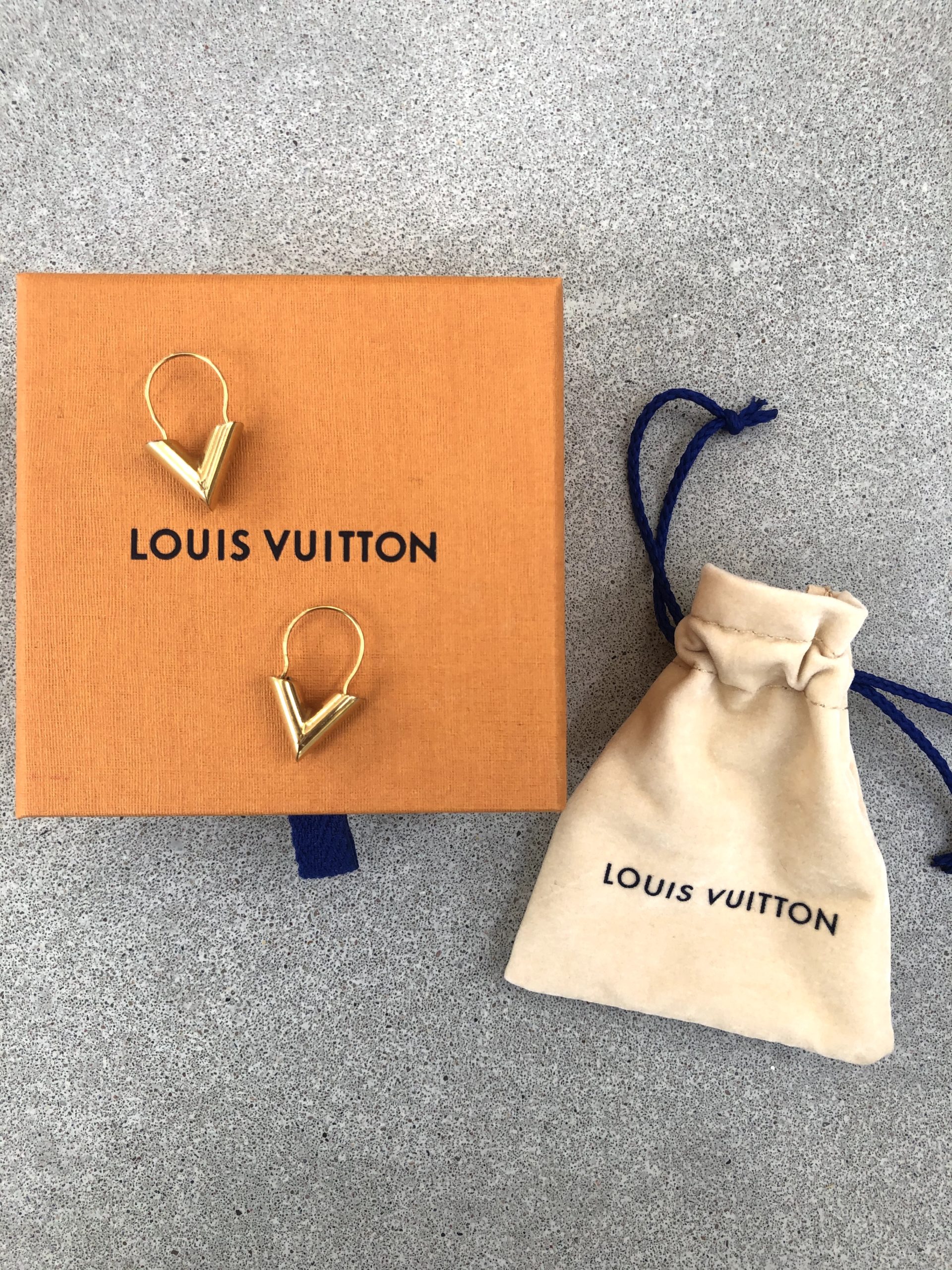 Louis Vuitton Essential V Hoop Earrings Gold - THE PURSE AFFAIR